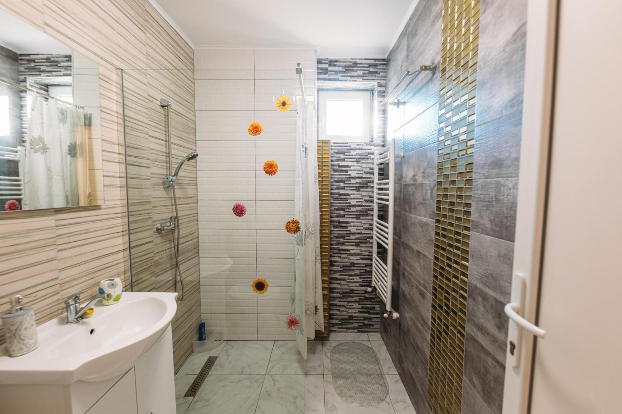 Pensiune Carpati Hunedoara Bagian luar foto